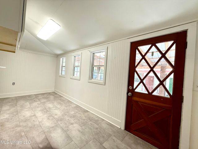 522 E Canal Street, Picayune, MS 39466