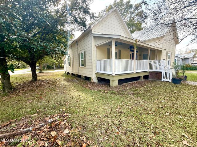 522 E Canal Street, Picayune, MS 39466