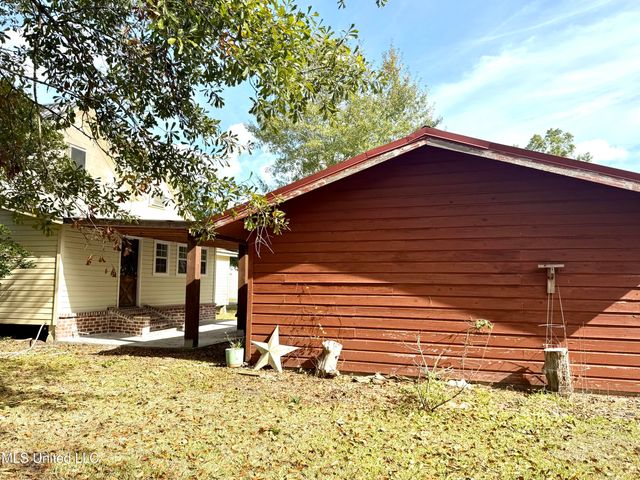 522 E Canal Street, Picayune, MS 39466