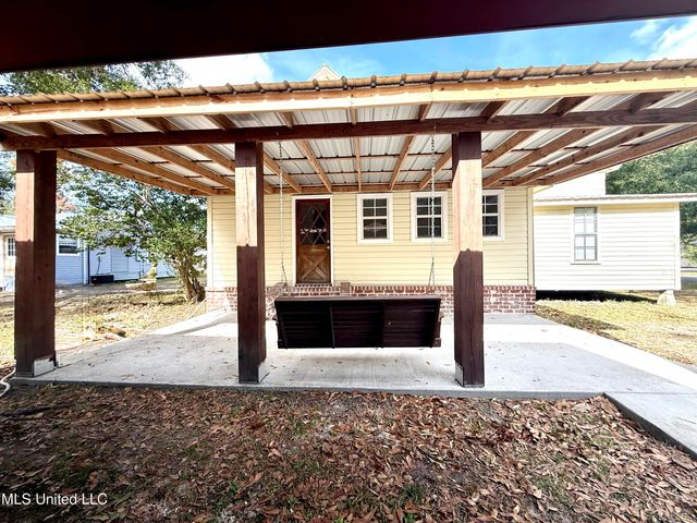 522 E Canal Street, Picayune, MS 39466