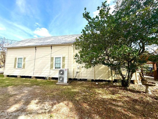 522 E Canal Street, Picayune, MS 39466