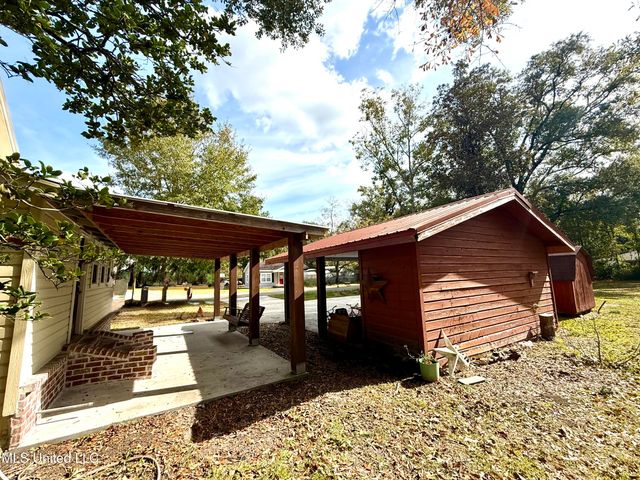 522 E Canal Street, Picayune, MS 39466