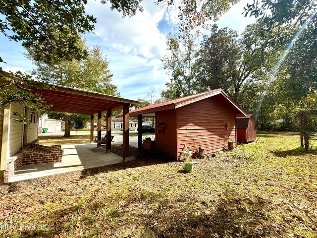 522 E Canal Street, Picayune, MS 39466