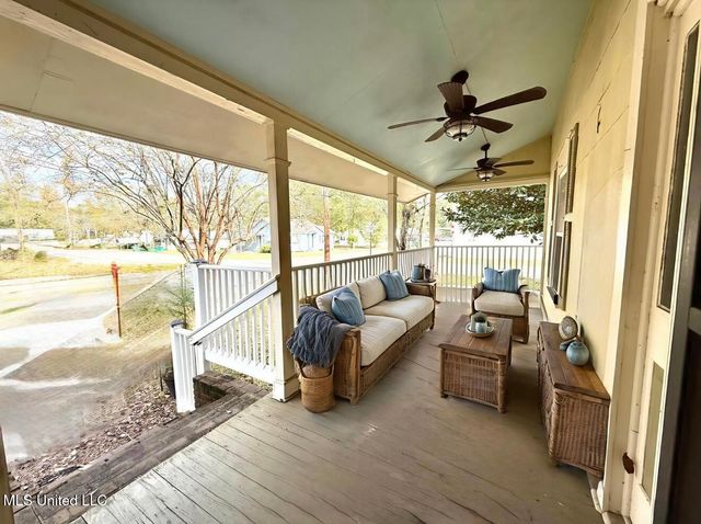 522 E Canal Street, Picayune, MS 39466