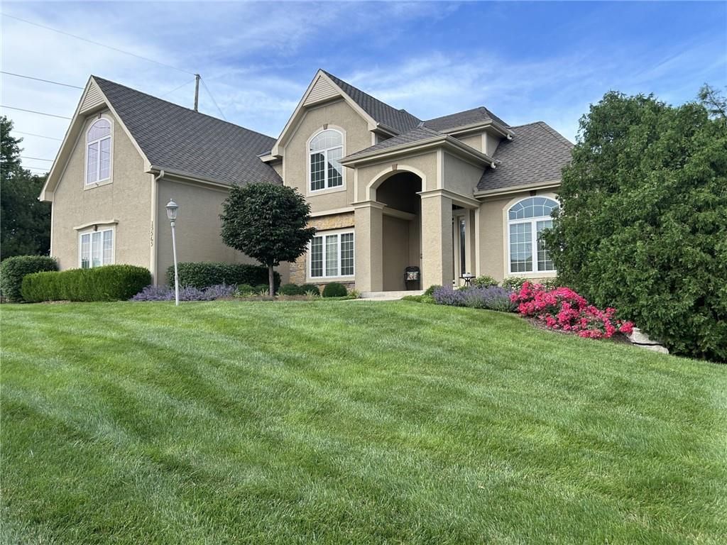 15565 S Gallery Street, Olathe, KS 66062