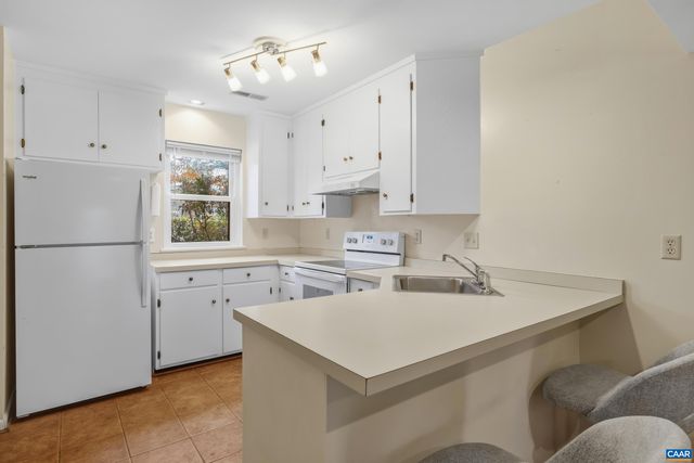 722 EXTON CT, Charlottesville, VA 22901