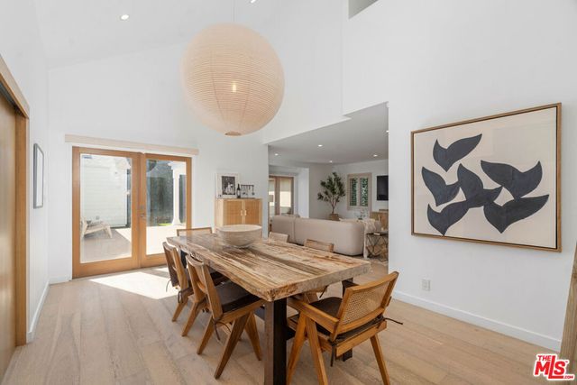 7881 Airlane Avenue, Los Angeles, CA 90045