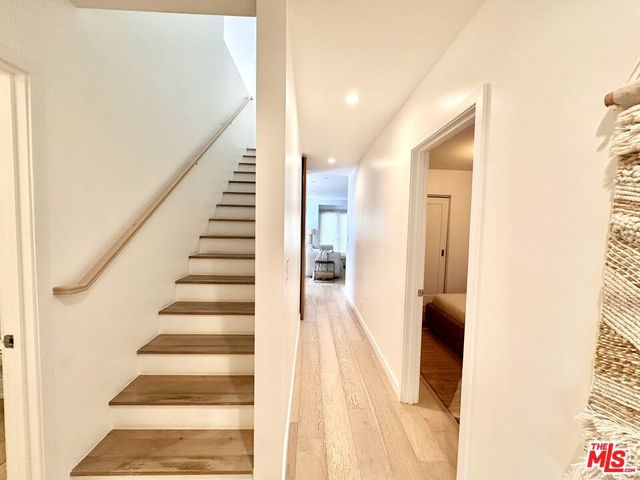 7881 Airlane Avenue, Los Angeles, CA 90045