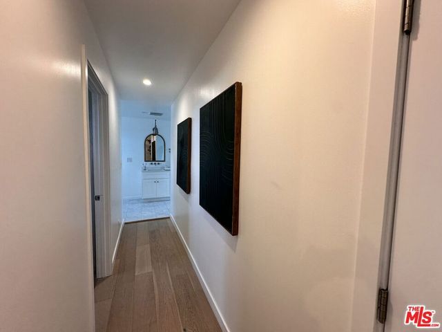 7881 Airlane Avenue, Los Angeles, CA 90045