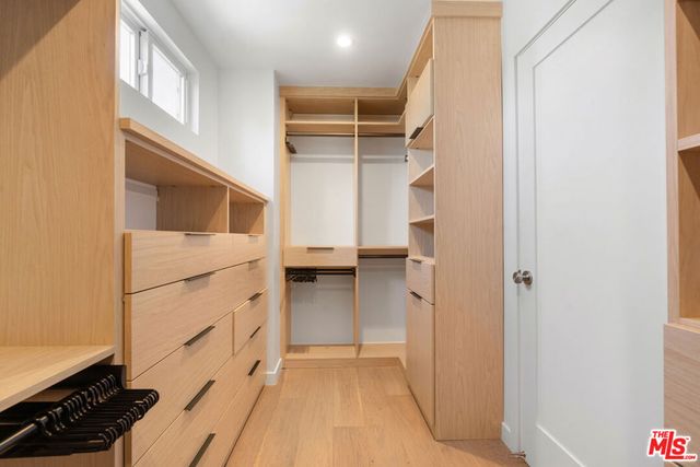 7881 Airlane Avenue, Los Angeles, CA 90045