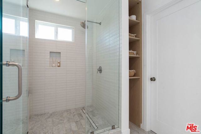 7881 Airlane Avenue, Los Angeles, CA 90045