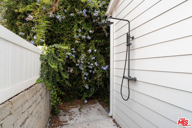 7881 Airlane Avenue, Los Angeles, CA 90045