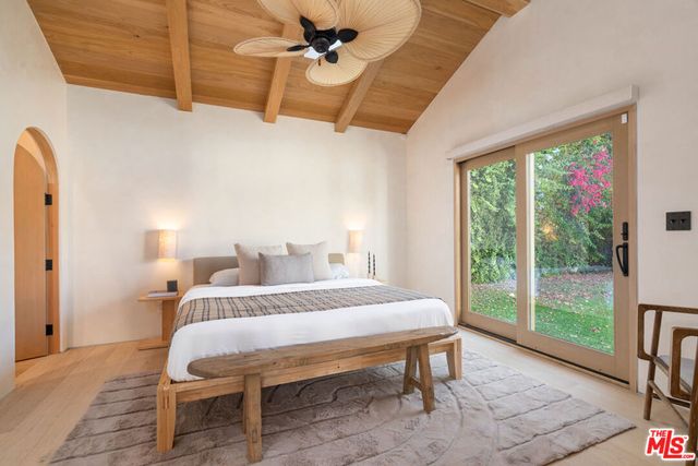 7881 Airlane Avenue, Los Angeles, CA 90045