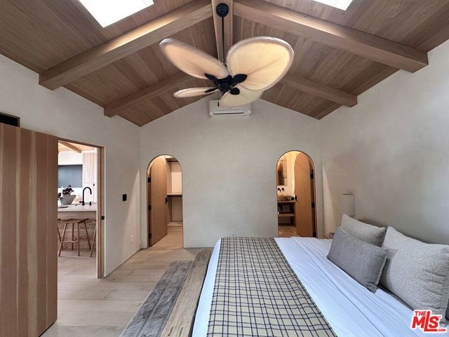 7881 Airlane Avenue, Los Angeles, CA 90045
