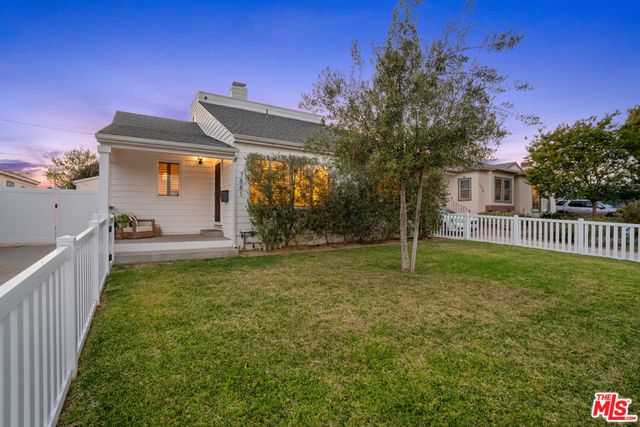 7881 Airlane Avenue, Los Angeles, CA 90045