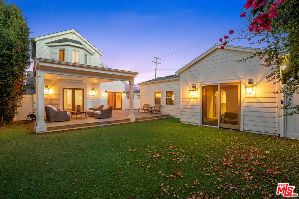 7881 Airlane Avenue, Los Angeles, CA 90045