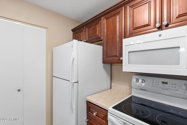 4449 E VINEYARD Road, Phoenix, AZ 85042