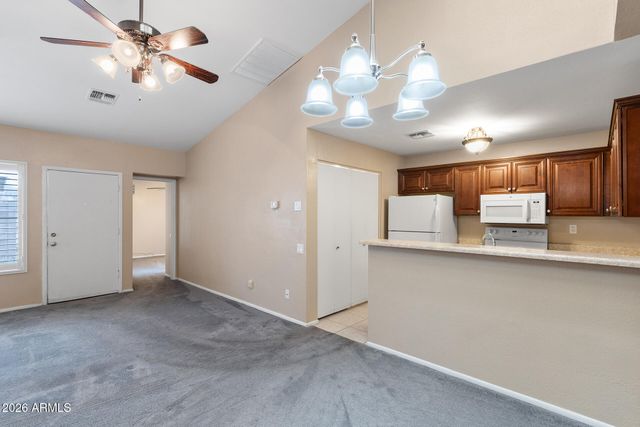 4449 E VINEYARD Road, Phoenix, AZ 85042