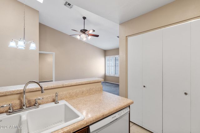 4449 E VINEYARD Road, Phoenix, AZ 85042