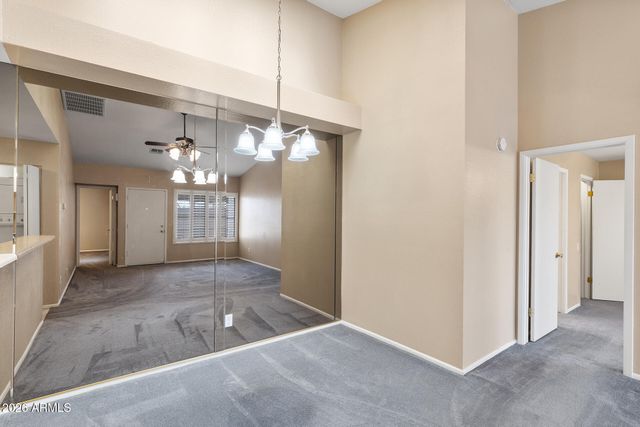 4449 E VINEYARD Road, Phoenix, AZ 85042