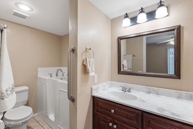 4449 E VINEYARD Road, Phoenix, AZ 85042