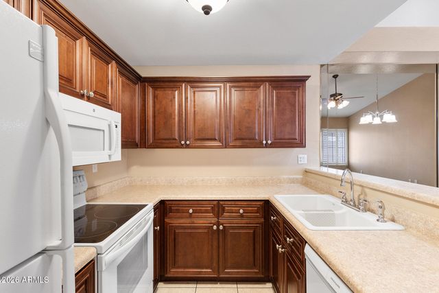 4449 E VINEYARD Road, Phoenix, AZ 85042