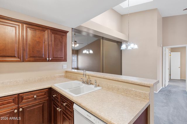 4449 E VINEYARD Road, Phoenix, AZ 85042