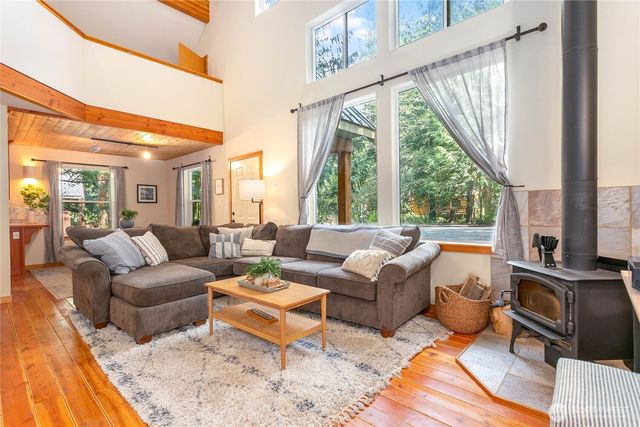 21012 Pinnacle Road, Glacier, WA 98244