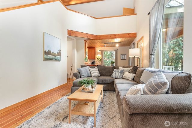 21012 Pinnacle Road, Glacier, WA 98244