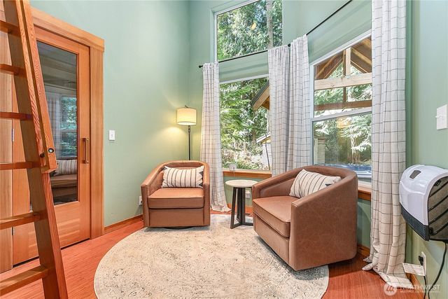 21012 Pinnacle Road, Glacier, WA 98244