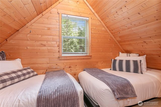 21012 Pinnacle Road, Glacier, WA 98244