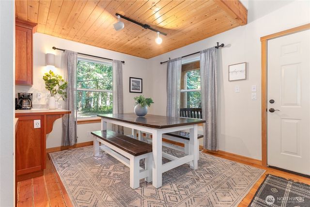21012 Pinnacle Road, Glacier, WA 98244