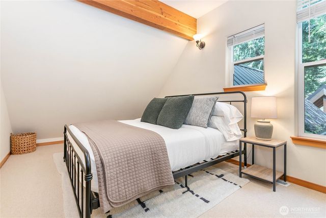 21012 Pinnacle Road, Glacier, WA 98244