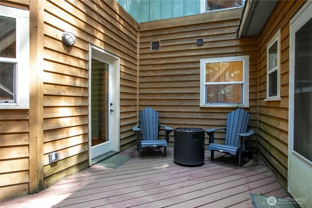 21012 Pinnacle Road, Glacier, WA 98244