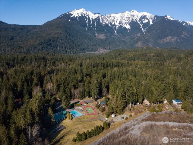 21012 Pinnacle Road, Glacier, WA 98244