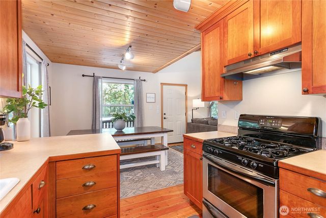 21012 Pinnacle Road, Glacier, WA 98244