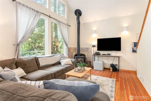 21012 Pinnacle Road, Glacier, WA 98244