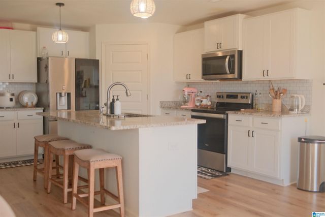 6990 SOUTHERN TRACE LOOP, Leeds, AL 35094