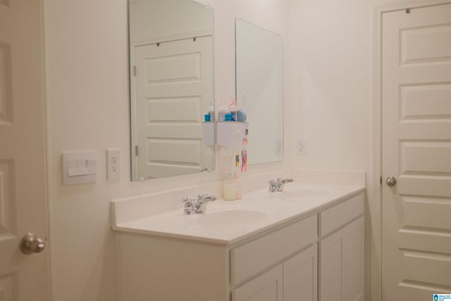 6990 SOUTHERN TRACE LOOP, Leeds, AL 35094