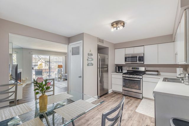 11116 S 84 Avenue 2B, Palos Hills, IL 60465