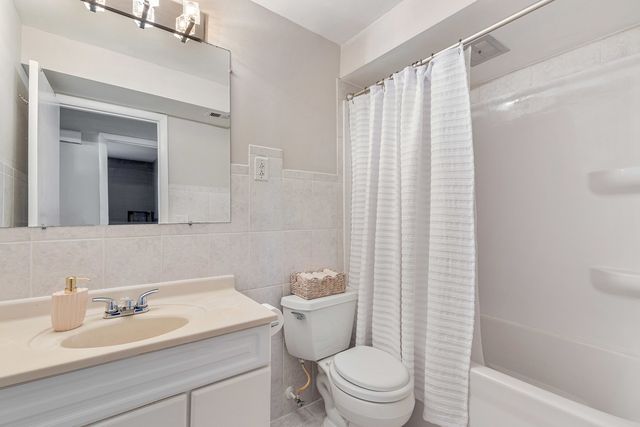 11116 S 84 Avenue 2B, Palos Hills, IL 60465