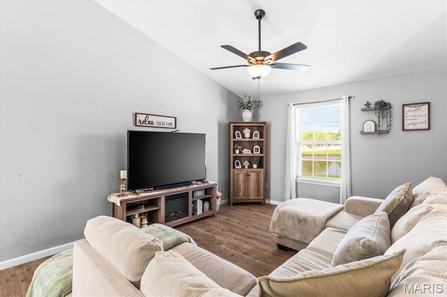 118 Wilson Creek Drive, Belleville, IL 62221