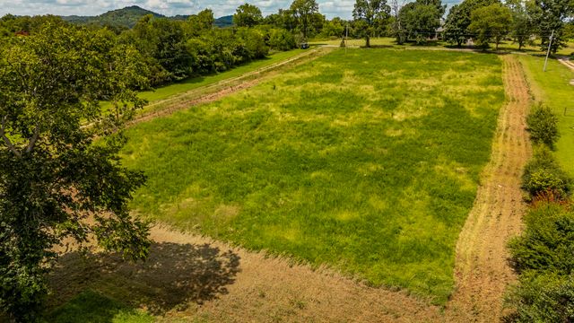 315 Duncan Rd, Hartsville, TN 37074