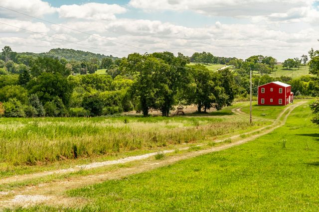 315 Duncan Rd, Hartsville, TN 37074