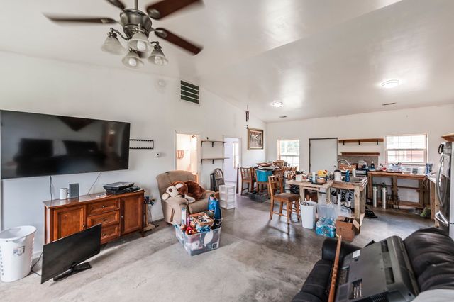 315 Duncan Rd, Hartsville, TN 37074