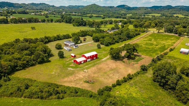 315 Duncan Rd, Hartsville, TN 37074