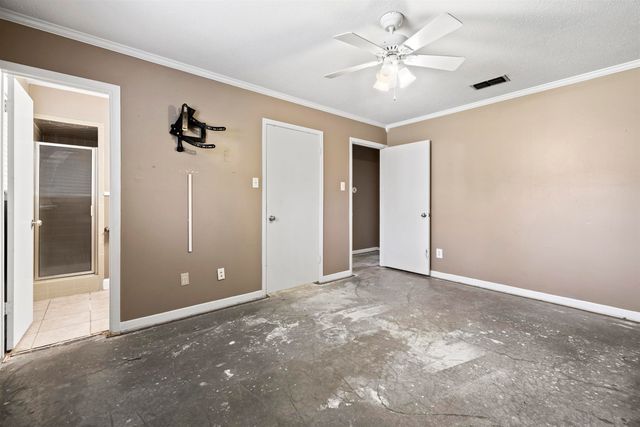 209 Sherwood Dr, Longview, TX 75605