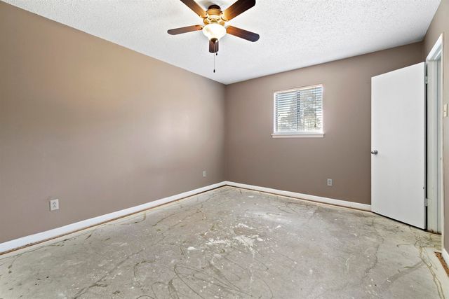 209 Sherwood Dr, Longview, TX 75605