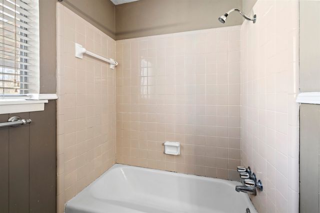 209 Sherwood Dr, Longview, TX 75605