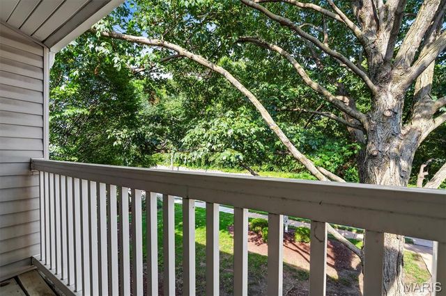 425 S Geyer Road H, St Louis, MO 63122